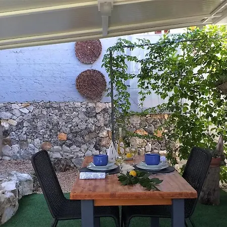 Art Amphora Studio And Guest house 3*